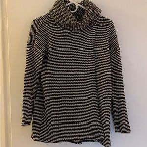CAbi Fergie split sweater
